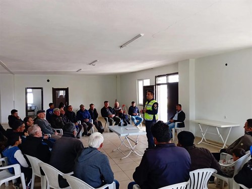 Yolgeçen köyünde Jandarma Trafik Ekipleri tarafından seminer verildi.