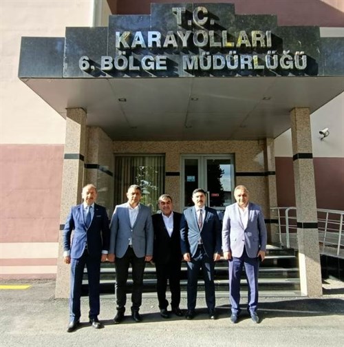 Kaymakamımız Sayın Halil YAZICI, Kayseri Karayolları 6. Bölge Müdürü Sayın Erhan ÖZKAYA 'yı Makamında Ziyaret Etti.