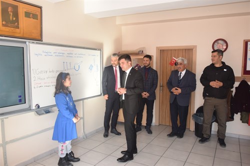 Kaymakamımız Sn. Abdullah SARI Cumhuriyet İlk Öğretim Okulunu Ziyaret etti.